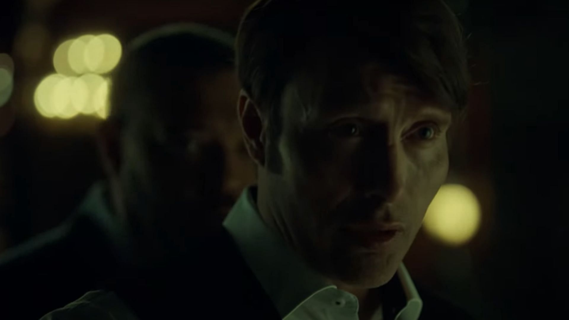 Crawford attacks Lecter (Image via YouTube/StudiocanalUK)